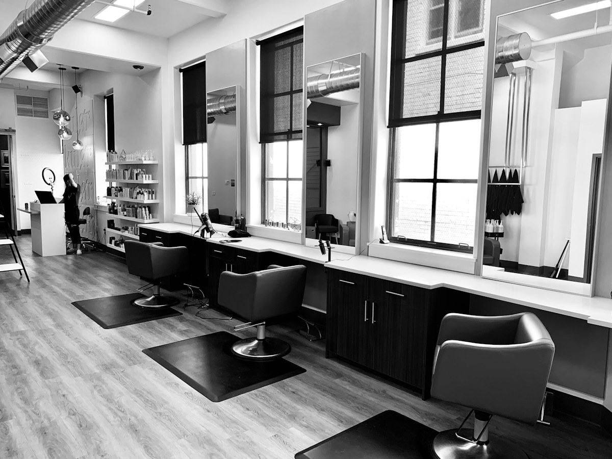 Aydınlık salonun çalışma alanı